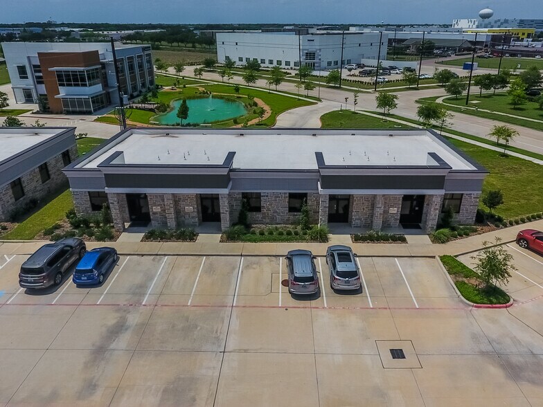 More Photos Of 830 Julie Rivers Dr, Sugar Land Medical For Sale