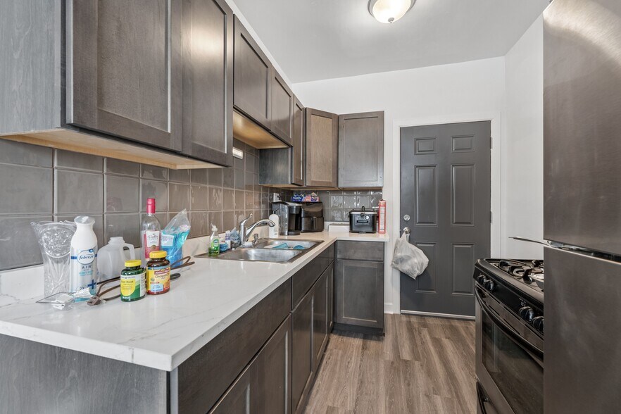 More Photos Of 7601 S Hermitage Ave, Chicago Apartments For Sale