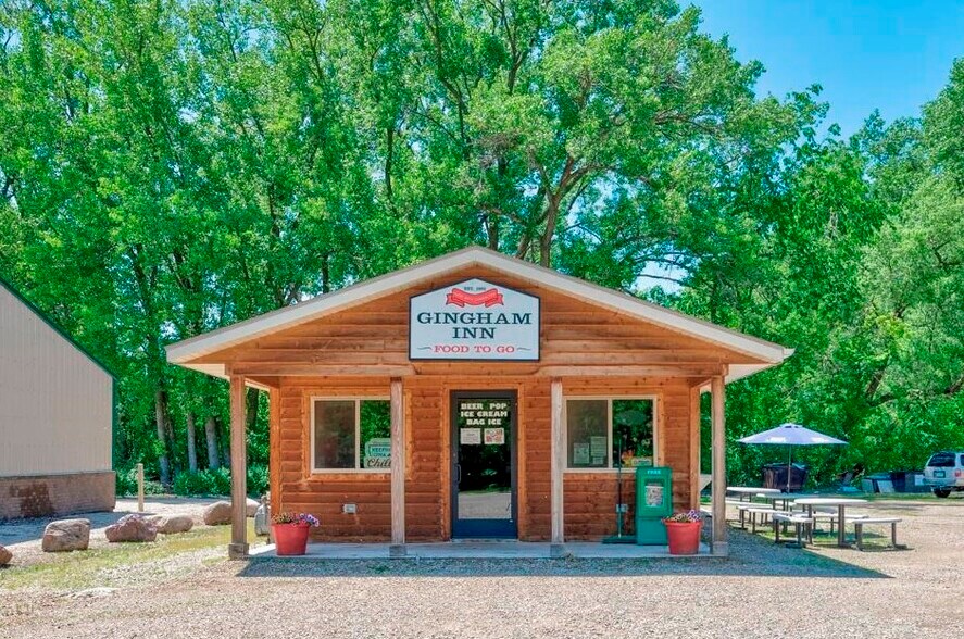 Primary Photo Of 100 Hill Ave, Spirit Lake Restaurant For Sale