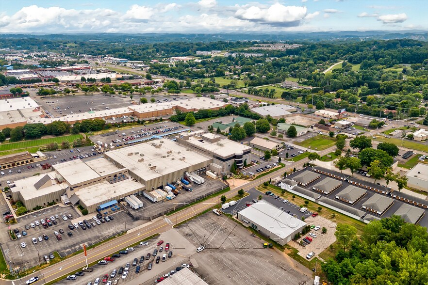 More Photos Of 9600 Parkside, Knoxville Distribution For Lease