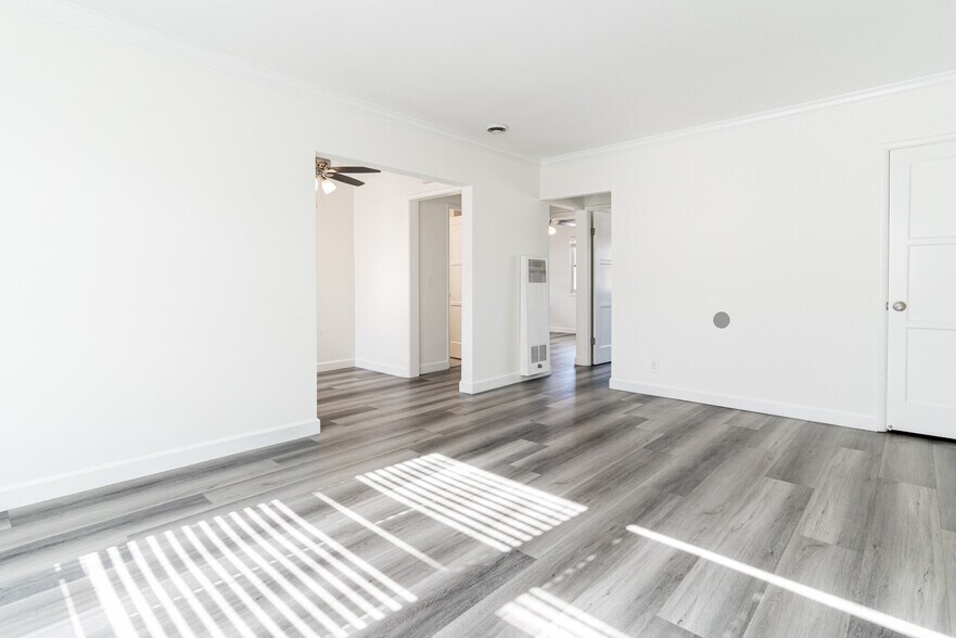 More Photos Of 8819 Reading Ave, Los Angeles Apartments For Sale