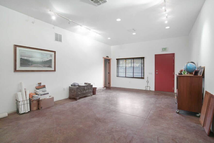 More Photos Of 3212 Mt Pinos Way, Frazier Park Light Manufacturing For Sale