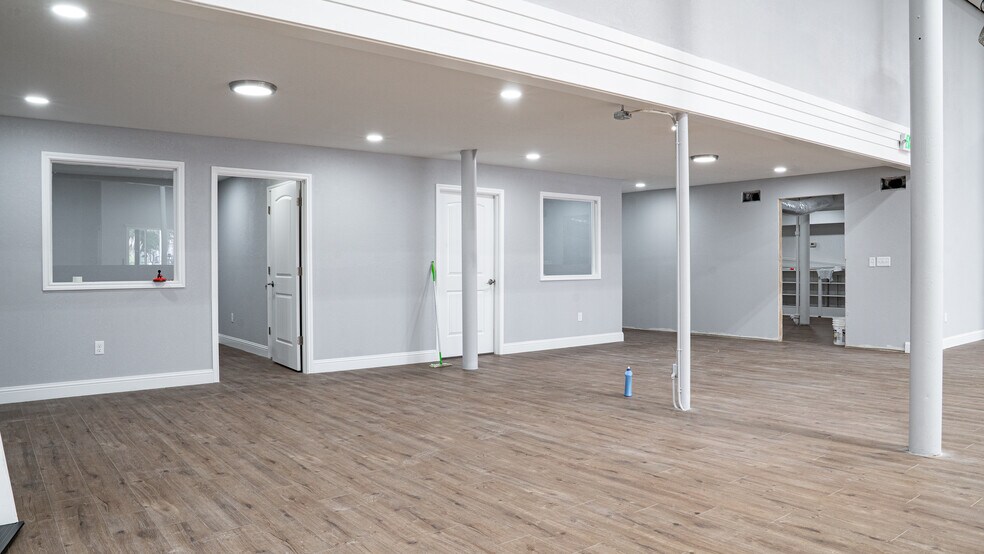 More Photos Of 106 E Main St, Kilgore Freestanding For Lease