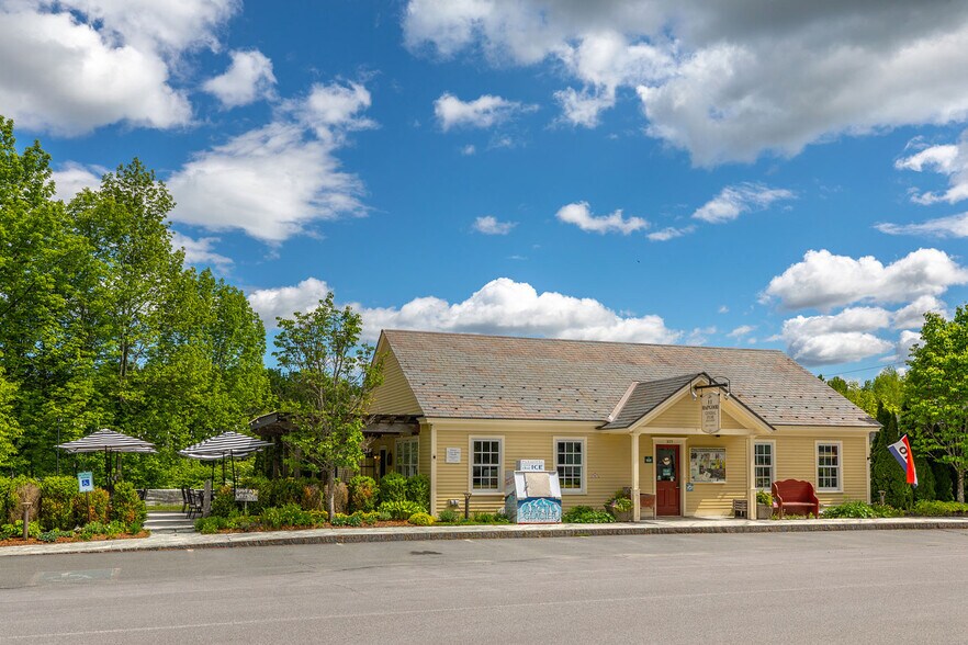 More Photos Of 305 Main St, Peru Restaurant For Sale