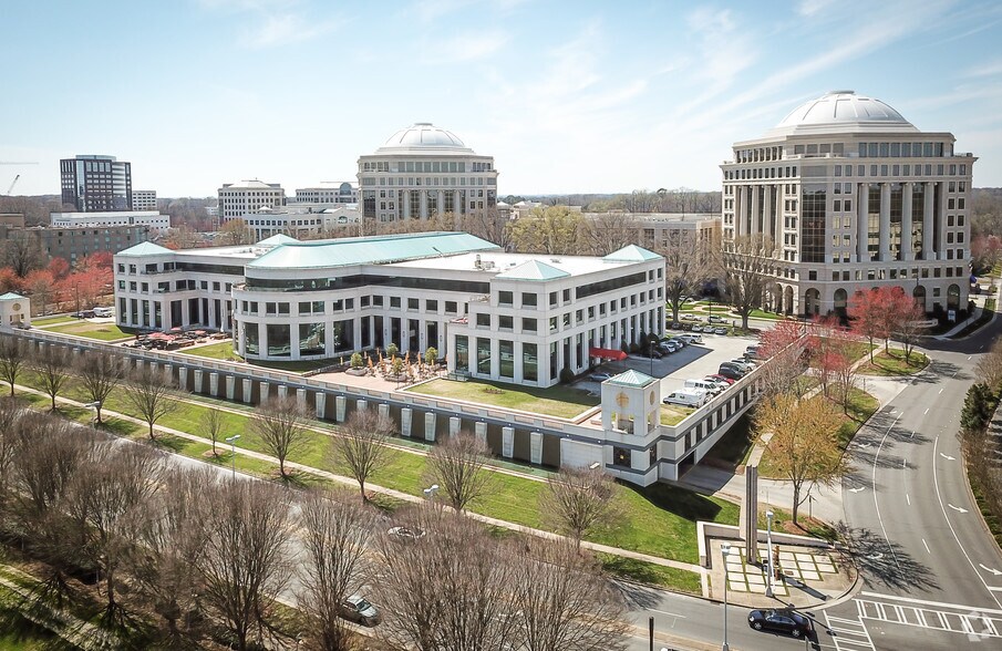 More Photos Of 4250 Congress St, Charlotte Office For Lease