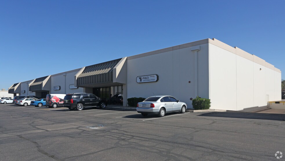 More Photos Of 3801 E Roeser Rd, Phoenix Warehouse For Lease