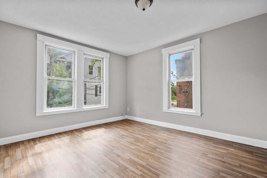 More Photos Of 5 Hill St, Waterbury Apartments For Sale