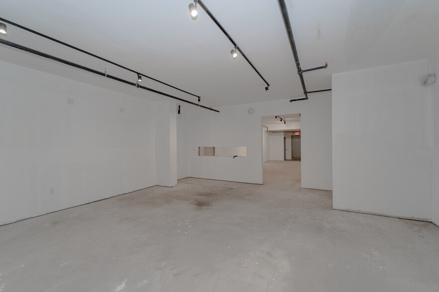 More Photos Of 131 W 14th St, New York Apartments For Lease