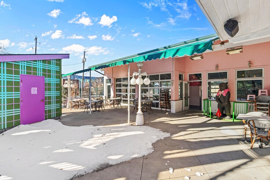 More Photos Of 2501 & 2519 Marshall St NE, Minneapolis Restaurant For Sale