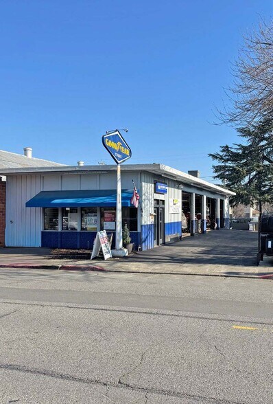 More Photos Of 317 1st St, Los Altos Auto Repair For Sale