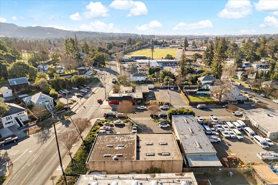 More Photos Of 300-330 Taylor St, Napa General Retail For Sale