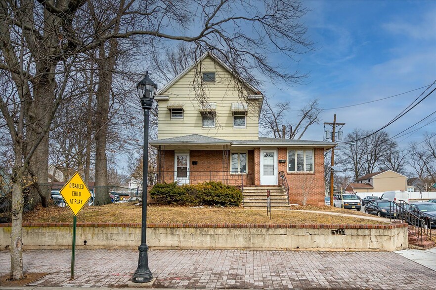 Primary Photo Of 512 New Brunswick Ave, Fords Specialty For Sale