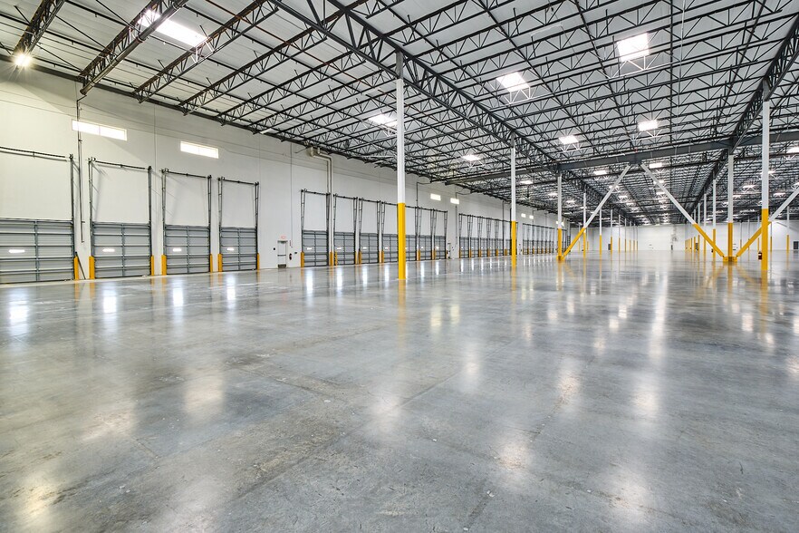 More Photos Of 9615 Norwalk Blvd, Santa Fe Springs Distribution For Lease