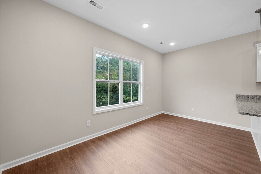 More Photos Of 329 Cedar Ct, Clarksville Apartments For Sale