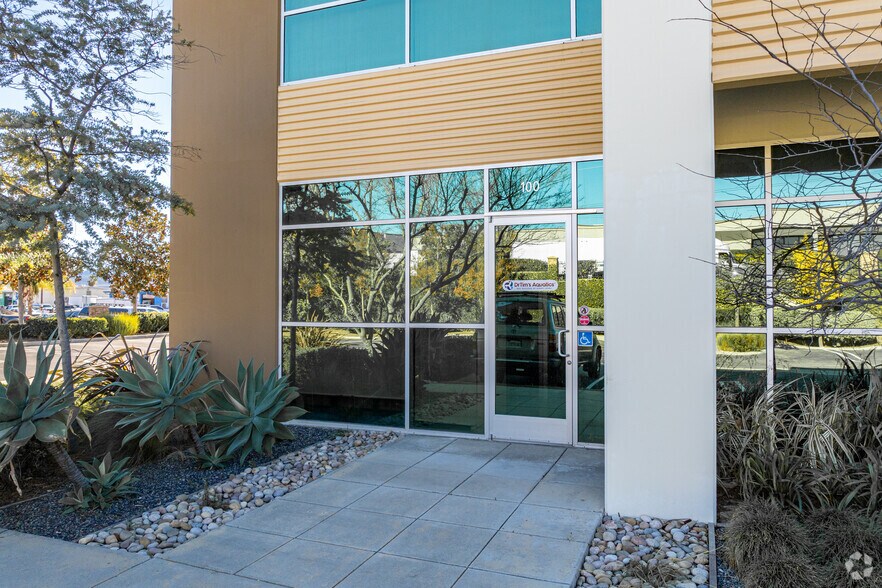 More Photos Of 791 Chambers Ln, Simi Valley Manufacturing For Lease