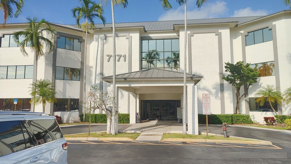 More Photos Of 7171 N University Dr, Tamarac Medical For Lease