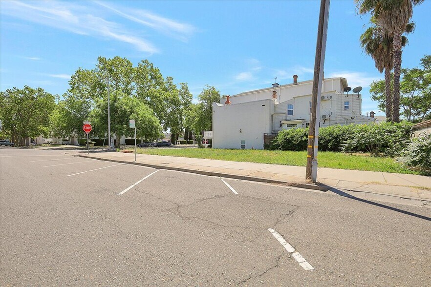 More Photos Of 630 D St, Marysville Apartments For Sale