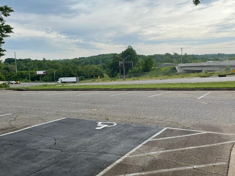 More Photos Of 1835 Davie Ave, Statesville Medical For Sale