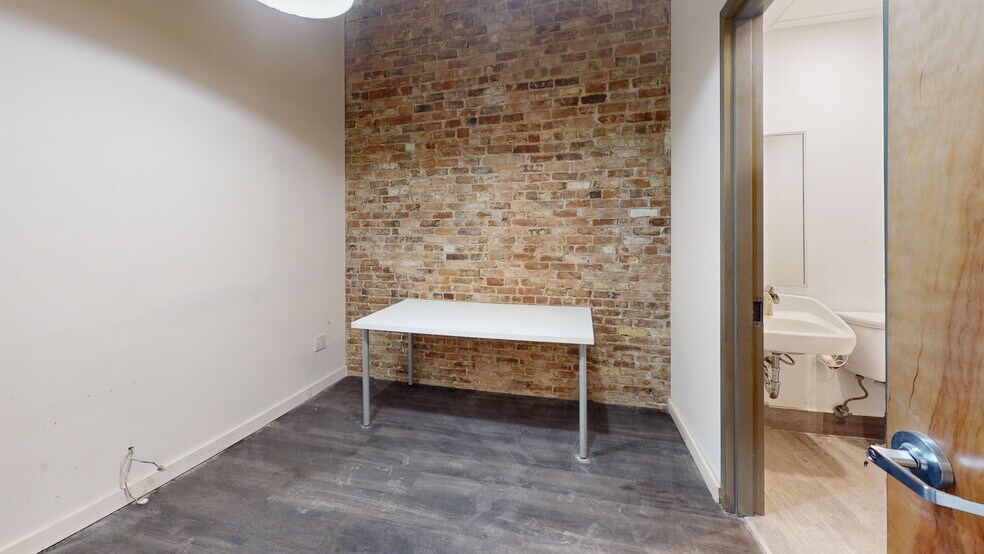 More Photos Of 20 Warren St, New York Medical For Lease