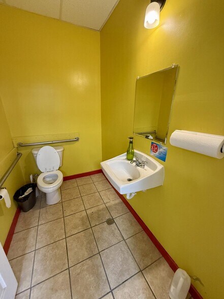 More Photos Of 15462 Stewartsville Rd, Vinton Convenience Store For Sale