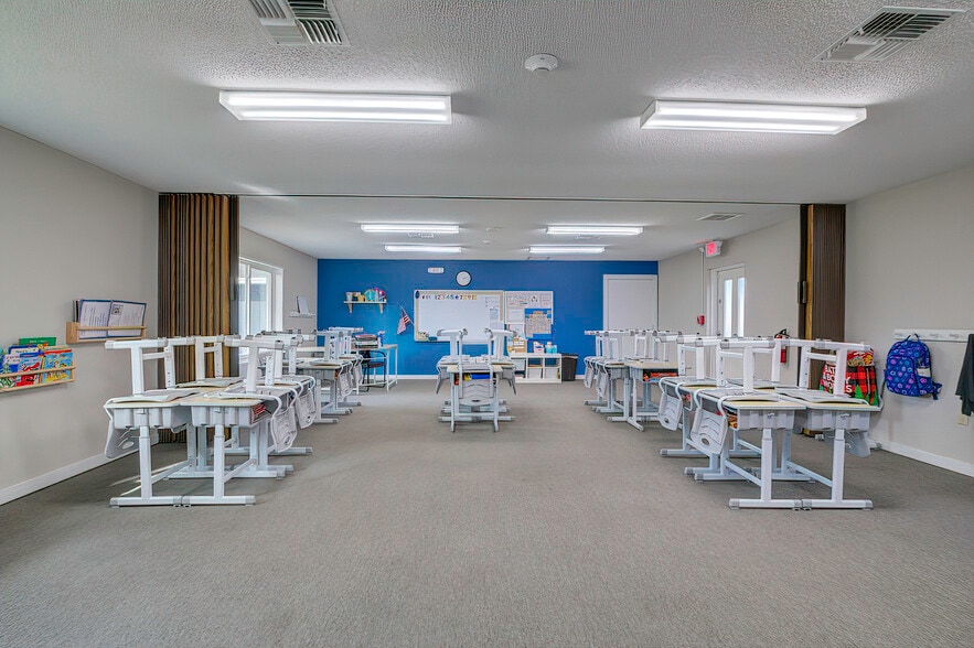 More Photos Of 6001 Deltona Blvd, Spring Hill Schools For Sale