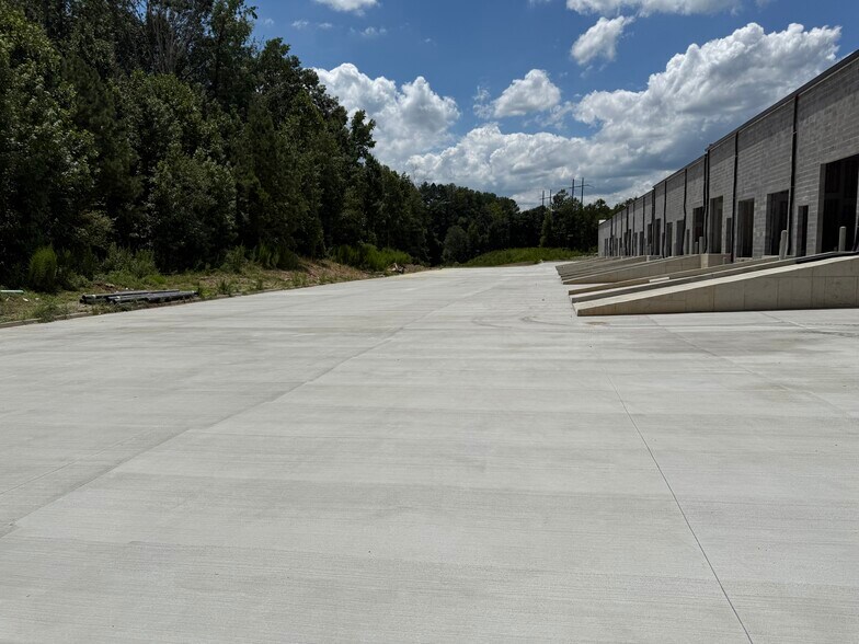 More Photos Of 1901 Peachtree Industrial Blvd, Buford Warehouse For Lease