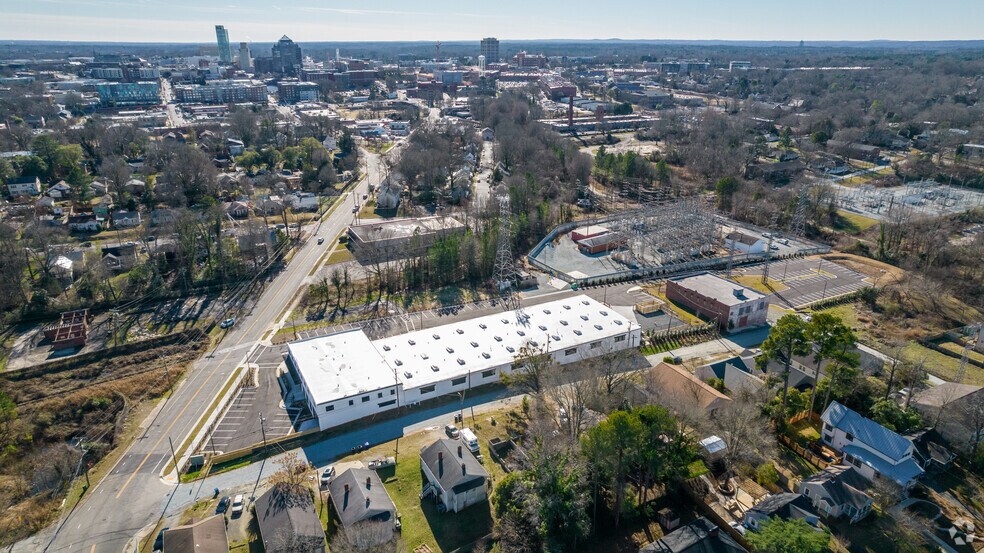 More Photos Of 949 Washington St, Durham Storefront Retail Office For Lease