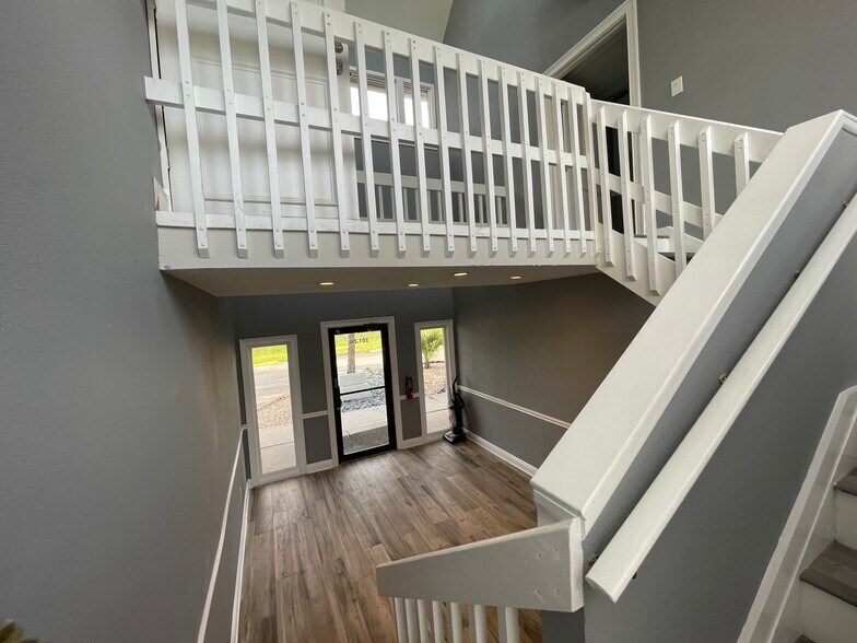 More Photos Of 200 Frandorson Cir, Apollo Beach Office For Lease