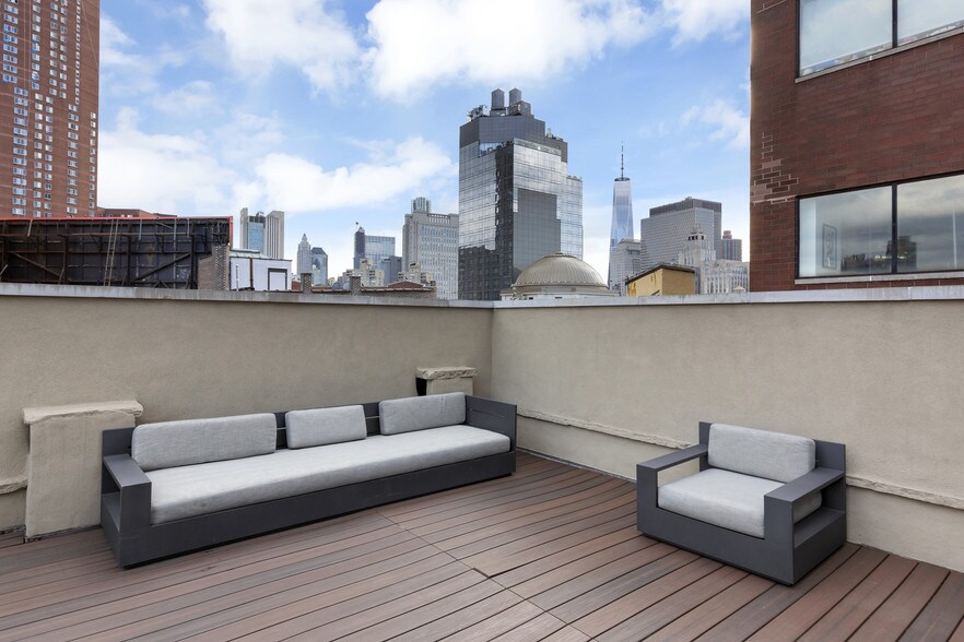 More Photos Of 55 Chrystie St, New York Loft Creative Space For Lease