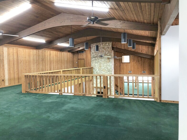 More Photos Of 817 N Frazier St, Conroe Freestanding For Sale