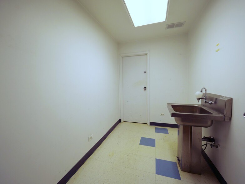 More Photos Of 6441-6453 S Pulaski Rd, Chicago General Retail For Sale