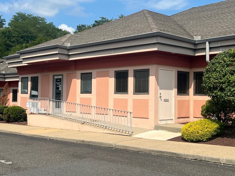 More Photos Of 501 Iron Bridge Rd, Freehold Medical For Sale