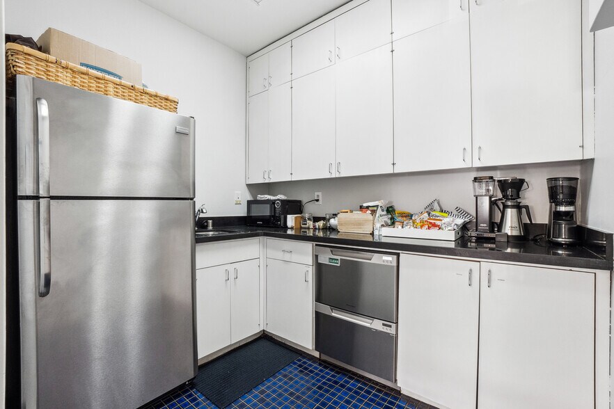 More Photos Of 247 High St, Palo Alto Office For Lease