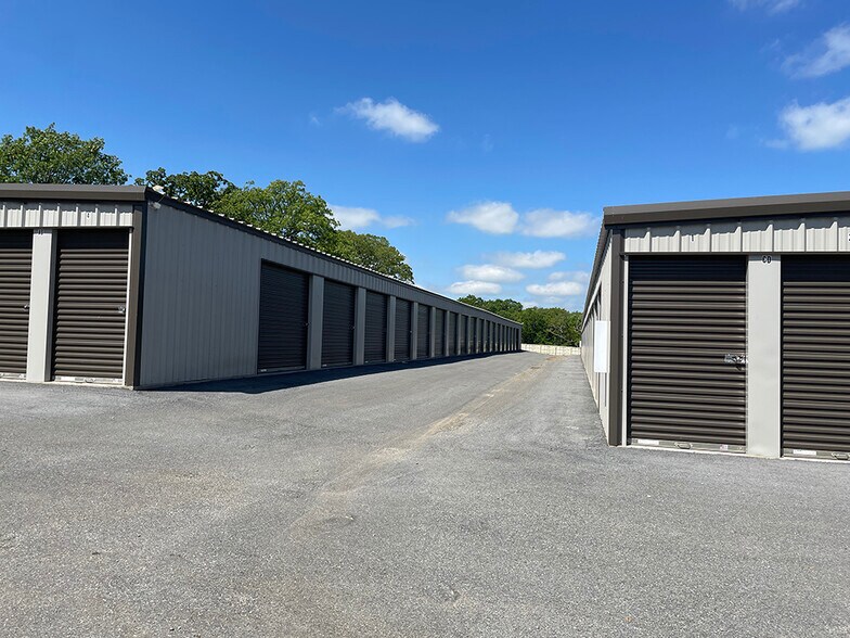 More Photos Of 4135 N Parkdale Ln, Denison Self Storage For Sale