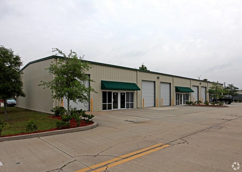 More Photos Of 330 Stan Dr, Melbourne Warehouse For Lease