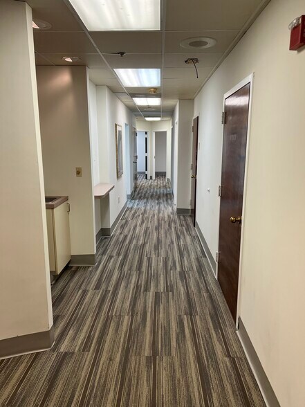 More Photos Of 7915 Malcolm Rd, Clinton Unknown For Lease