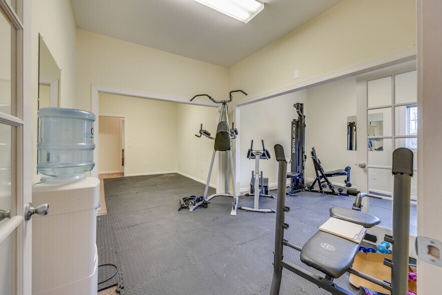 More Photos Of 3815 Highway 66 S, Rogersville Office For Lease