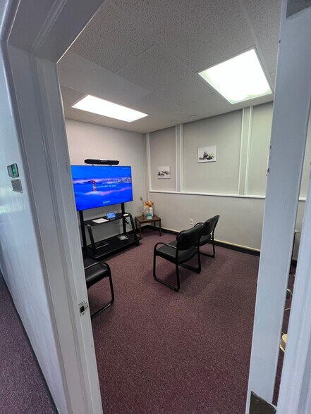 More Photos Of 320 E Lee Ave, Yadkinville Medical For Sale