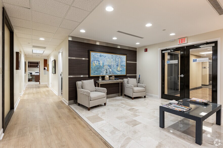 More Photos Of 1665 Palm Beach Lakes Blvd, West Palm Beach Unknown For Lease