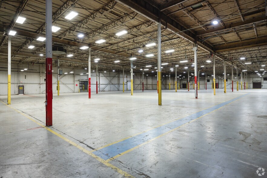 More Photos Of 90 Christ School Rd, Arden Distribution For Sale