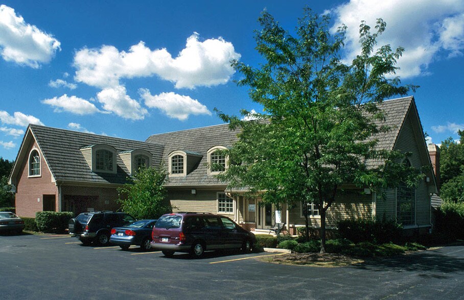 More Photos Of 201 E Dundee Rd, Palatine Office For Sale