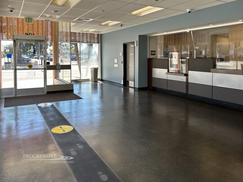 More Photos Of 150-196 E 3rd St, Pomona Freestanding For Sale