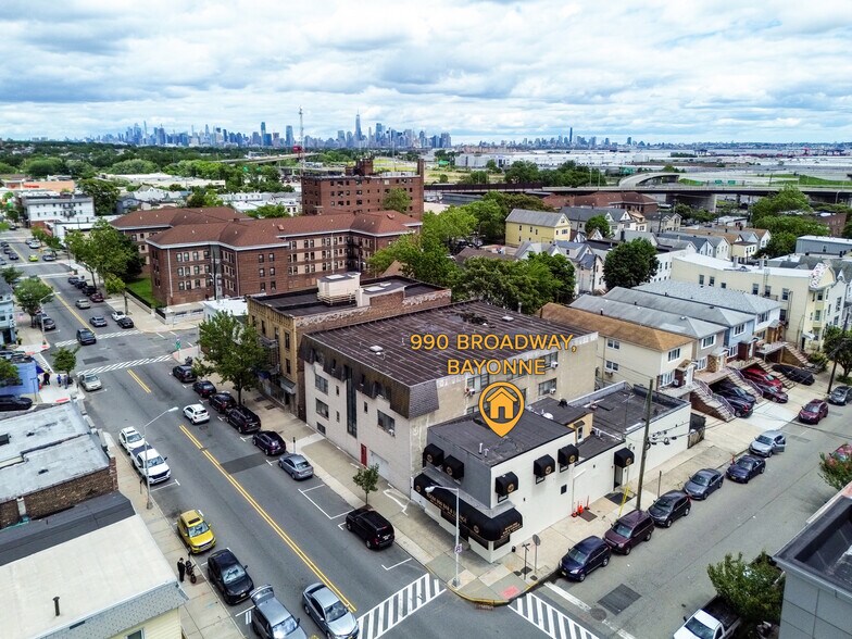 More Photos Of 990 Broadway, Bayonne Restaurant For Sale