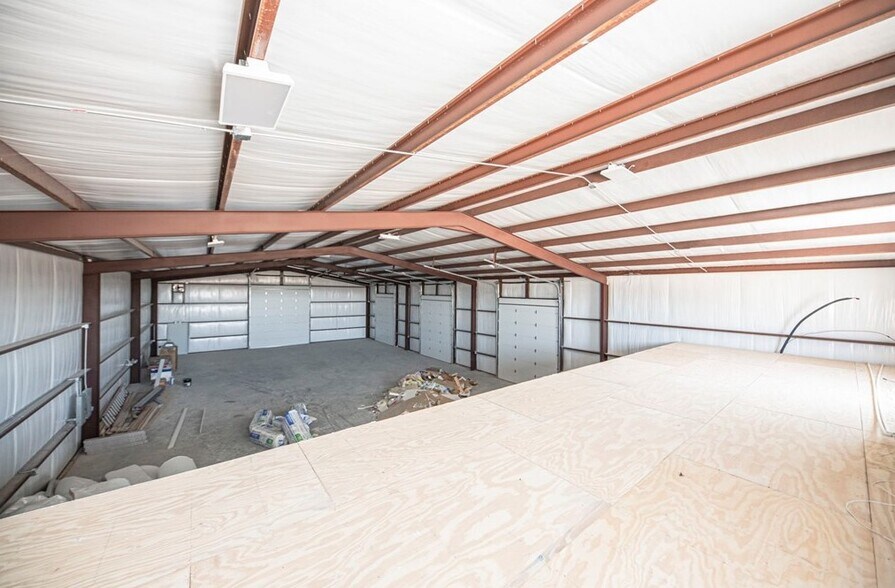 More Photos Of 14050 W Silver Fox Trl, Odessa Warehouse For Lease