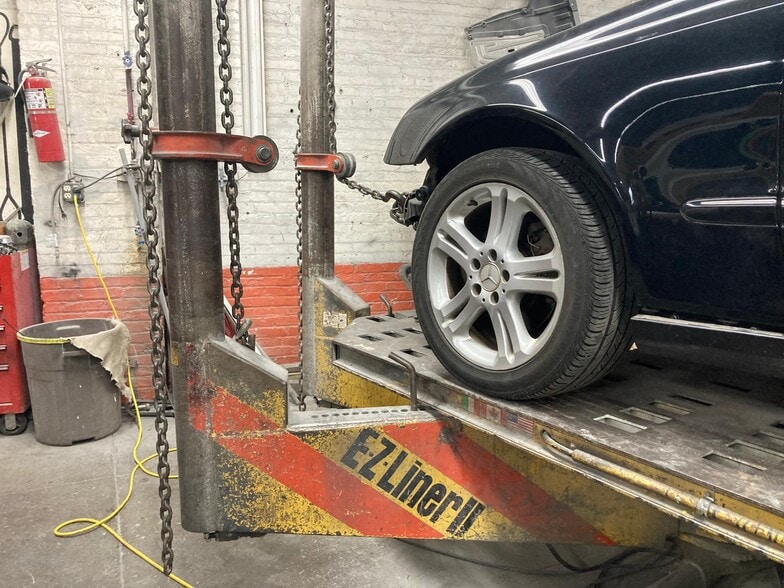 More Photos Of 875 Broadway, Newark Service For Lease