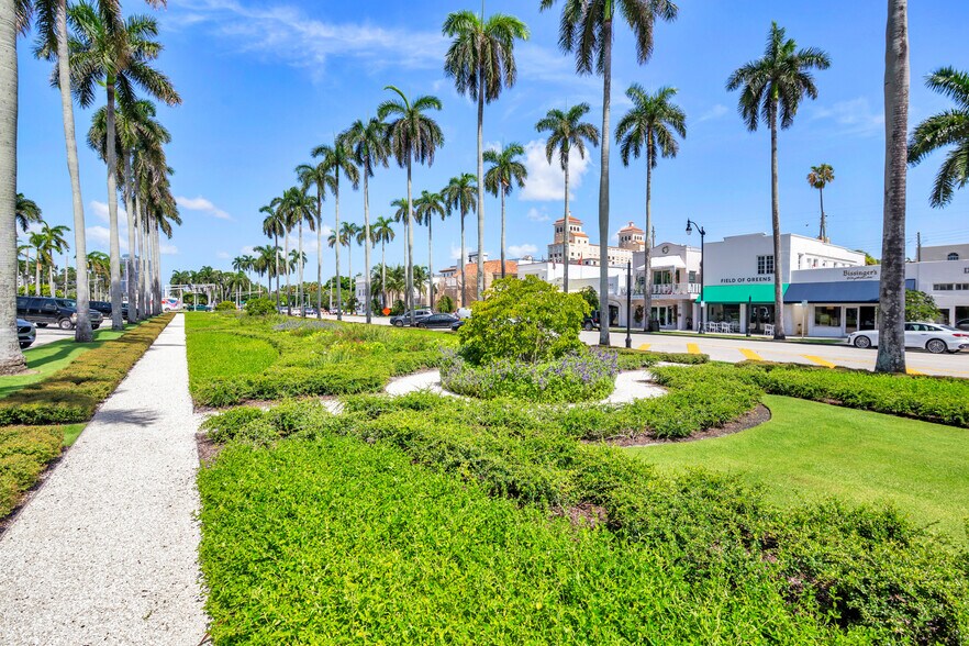 More Photos Of 255 Royal Poinciana Way, Palm Beach Storefront Retail Residential For Lease
