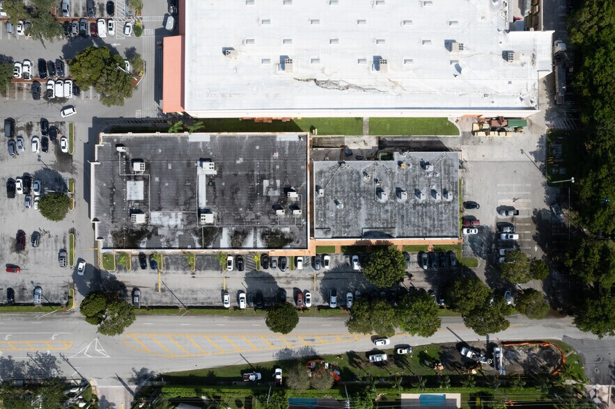 More Photos Of 13501 S Dixie Hwy, Miami Unknown For Lease
