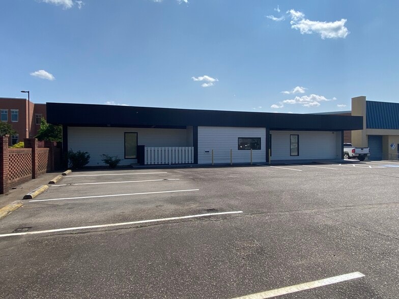 More Photos Of 2907 Fort Bragg Rd, Fayetteville Storefront Retail Office For Lease