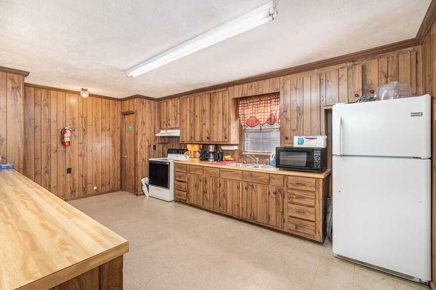 More Photos Of 178 Railroad st, Coats Religious Facility For Sale