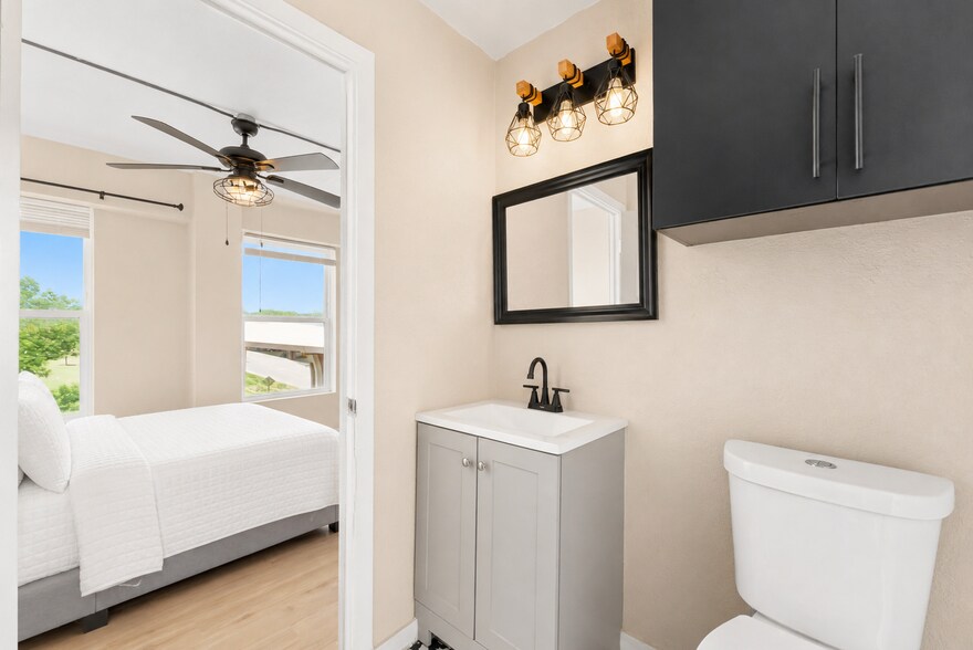 More Photos Of 209-211 San Pedro Ave, San Antonio Apartments For Sale
